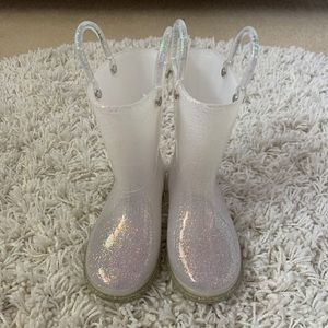 Baby girls white sparkle rain boots size 8